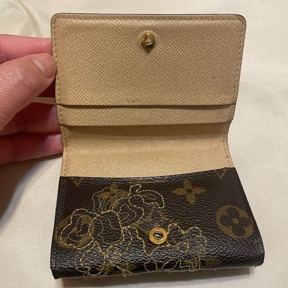 Louis Vuitton Compact Wallet - Picture 8 of 9